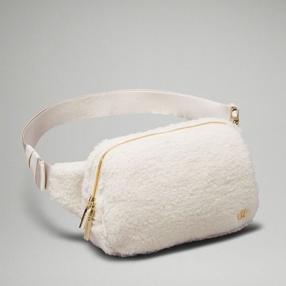 NWT Lululemon Everywhere Fleece Sherpa Belt Bag LARGE 2L White - Picture 1 of 7